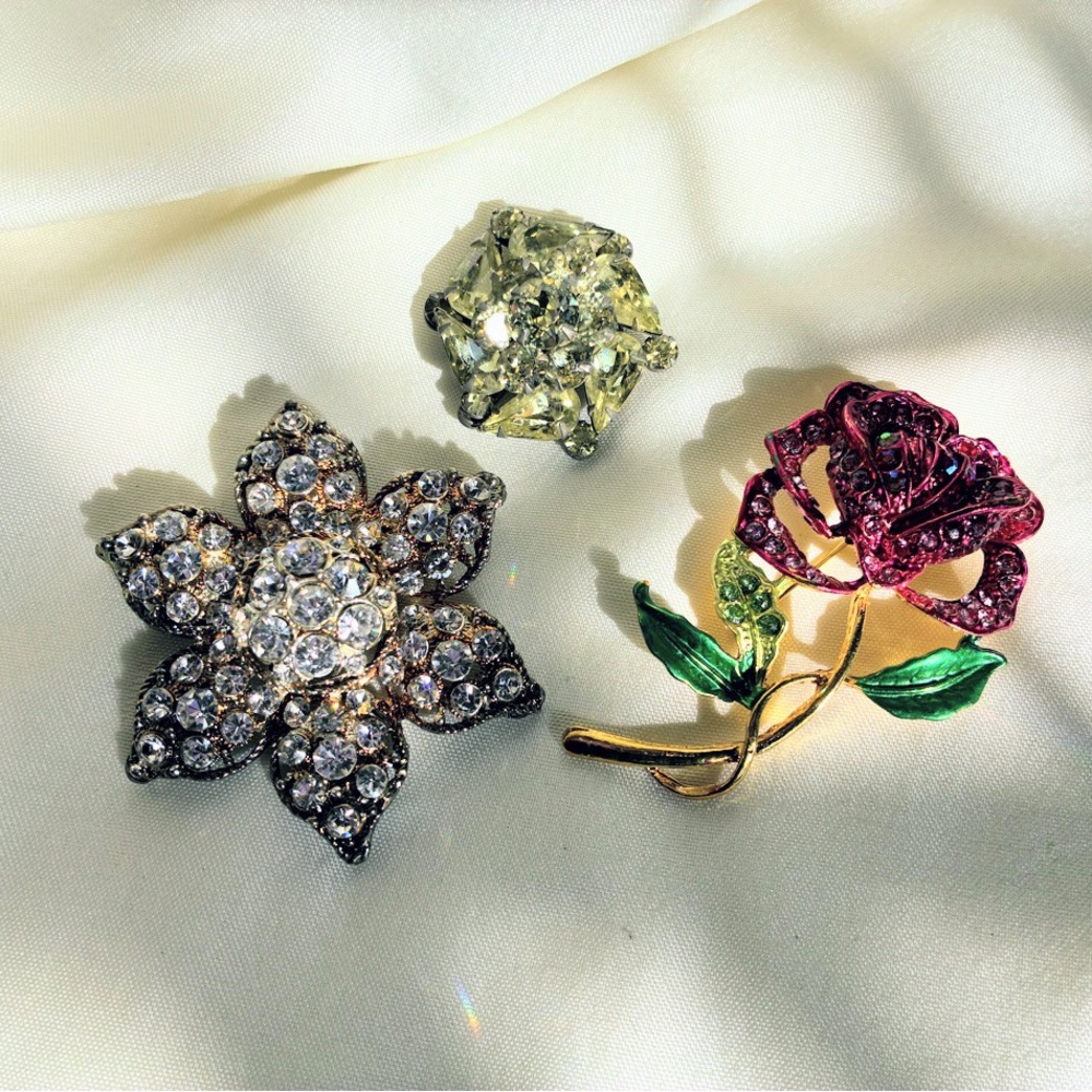 Set of 3 vintage rhinestone brooches jewelry #rhinestones #brooches